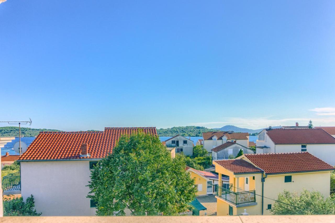 Apartmani Vukicevic Vodice Exterior foto